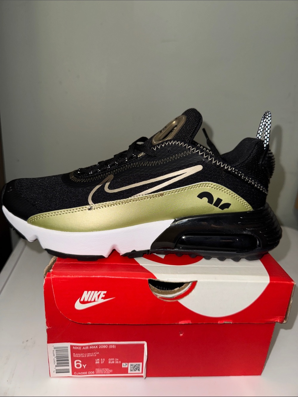 Nike Kids Air Max 2090 Black and Metallic Gold Sneaker